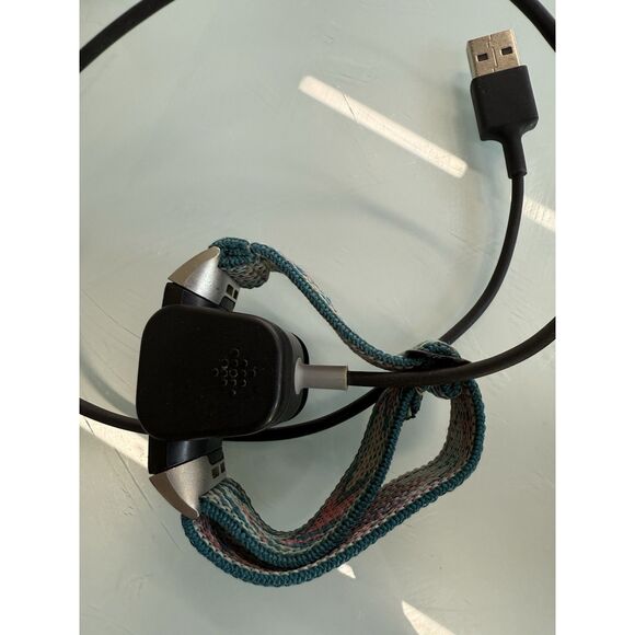 Lot of 4 Fitness Trackers 2 Fitbit Some Working As Is Striiv And mota - Picture 4 of 12